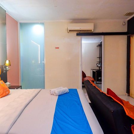 Sans Hotel International Surabaya Gubeng Exteriér fotografie