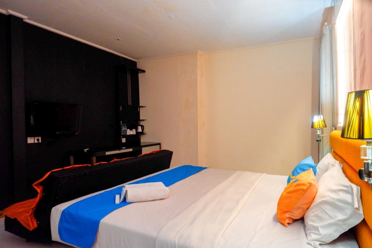 Sans Hotel International Surabaya Gubeng Exteriér fotografie