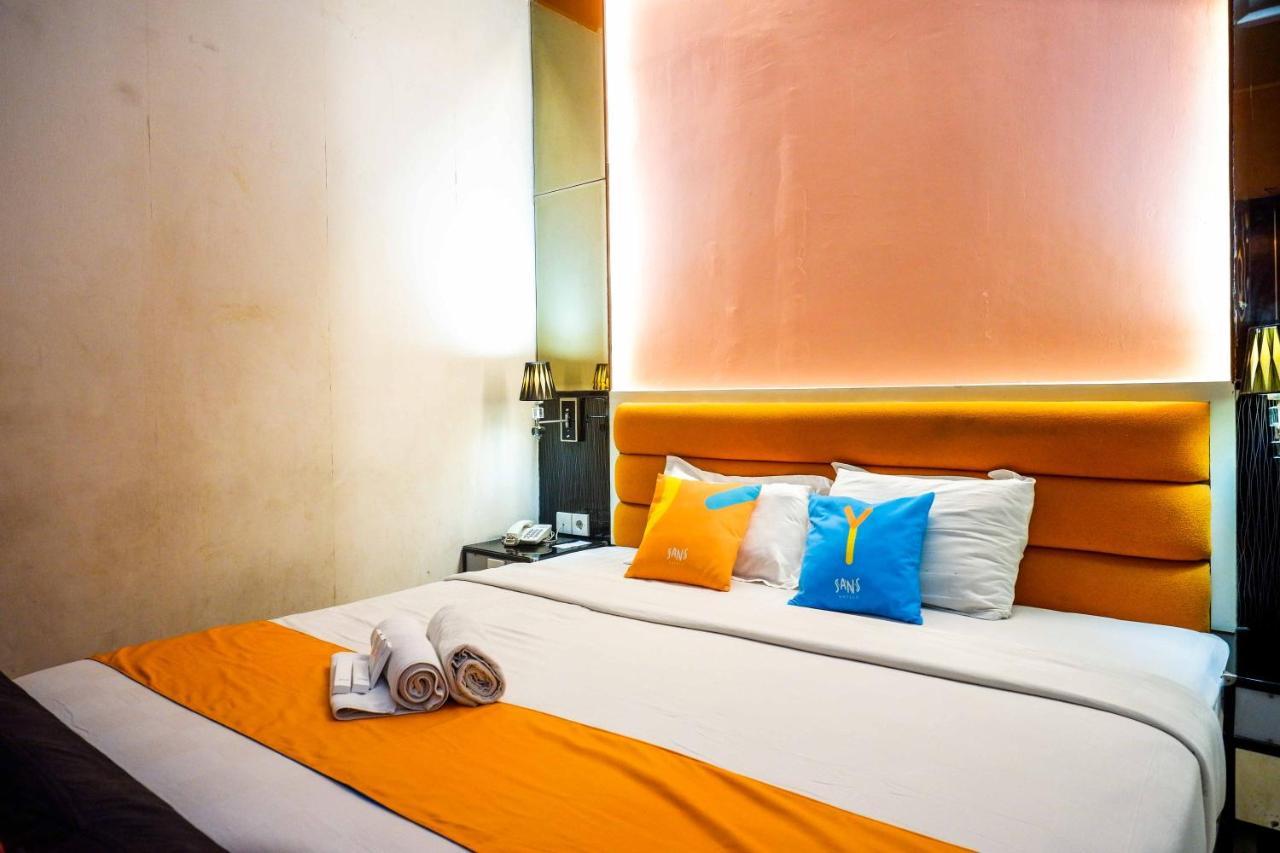 Sans Hotel International Surabaya Gubeng Exteriér fotografie