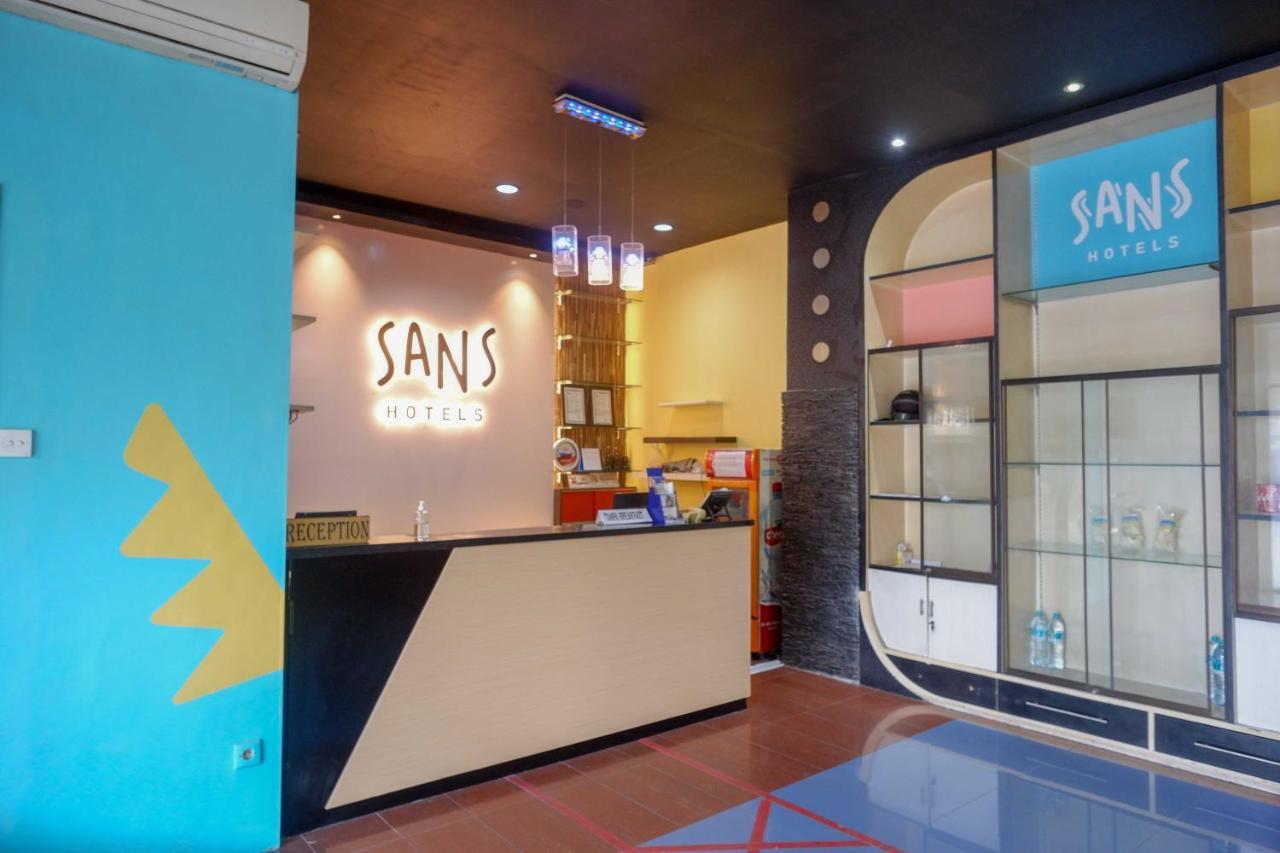Sans Hotel International Surabaya Gubeng Exteriér fotografie