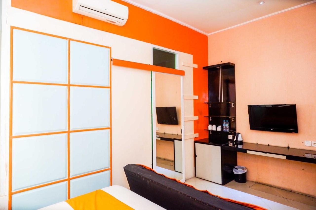 Sans Hotel International Surabaya Gubeng Exteriér fotografie