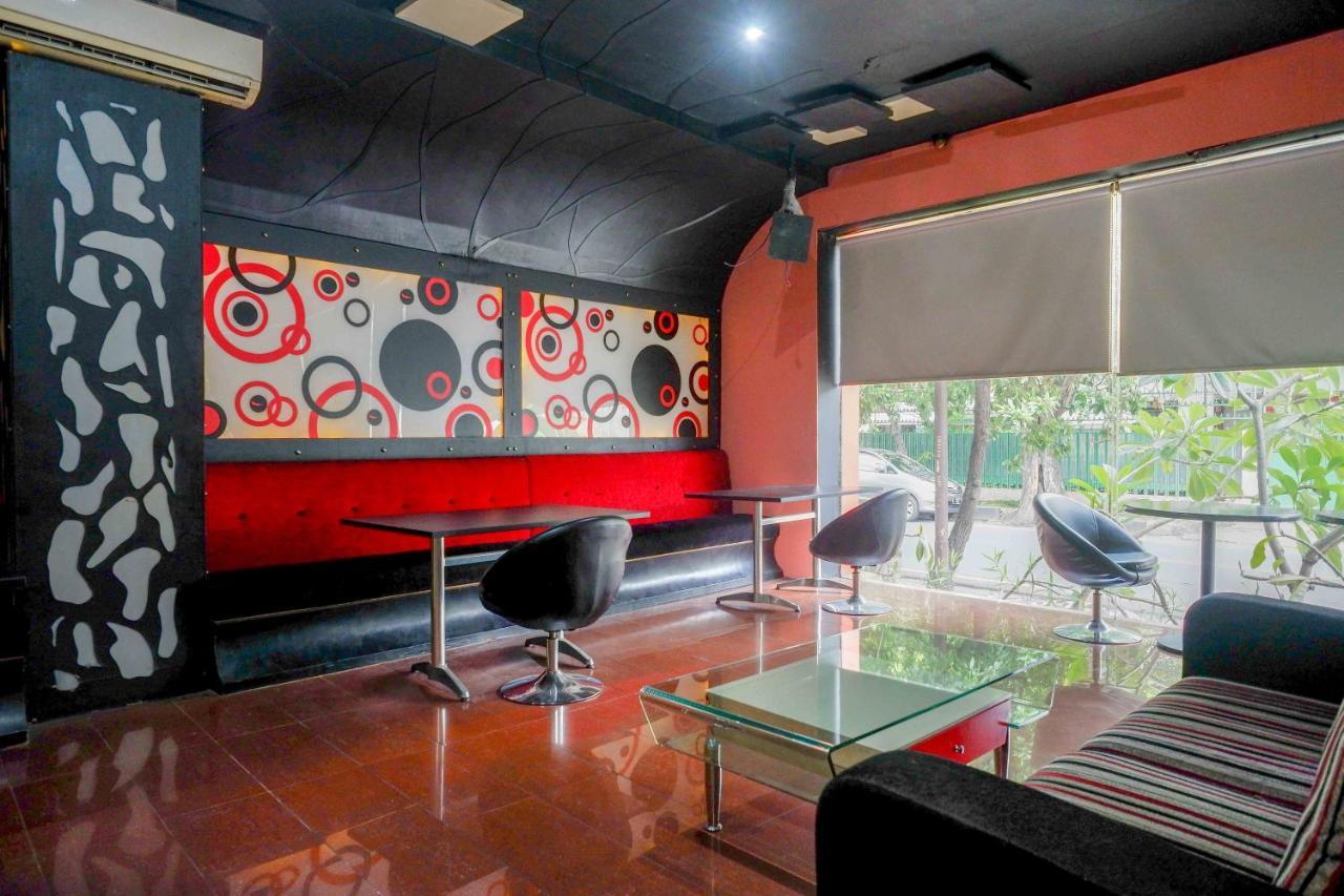 Sans Hotel International Surabaya Gubeng Exteriér fotografie